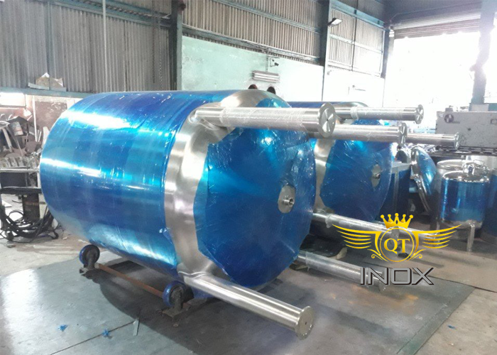 Gia-cong-he-thong-bon-inox-cho-Cong-ty-SX-Vai-tai-TPHCM